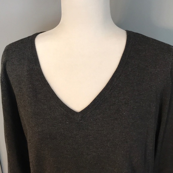 Exceptional Nice Sweater - Picture 2 of 7